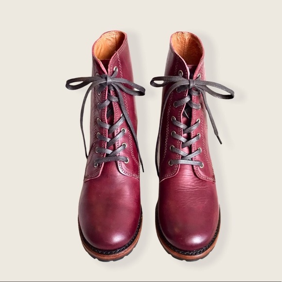 RARE Frye Sabrina 6G Cherry Retro Combat AnkleBoot - Picture 9 of 16